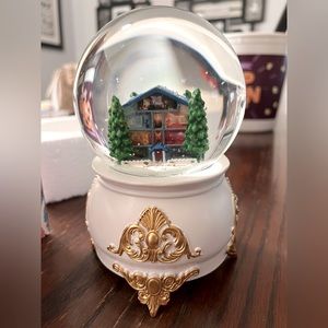 Taylor Swift Lover Snowglobe